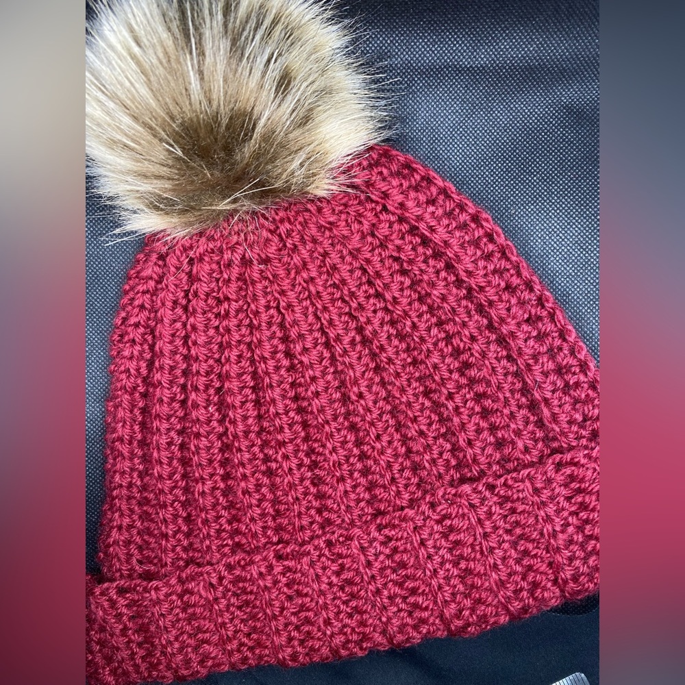 🧵Crochet 🧶Beanie w Faux Fur Pom Pom